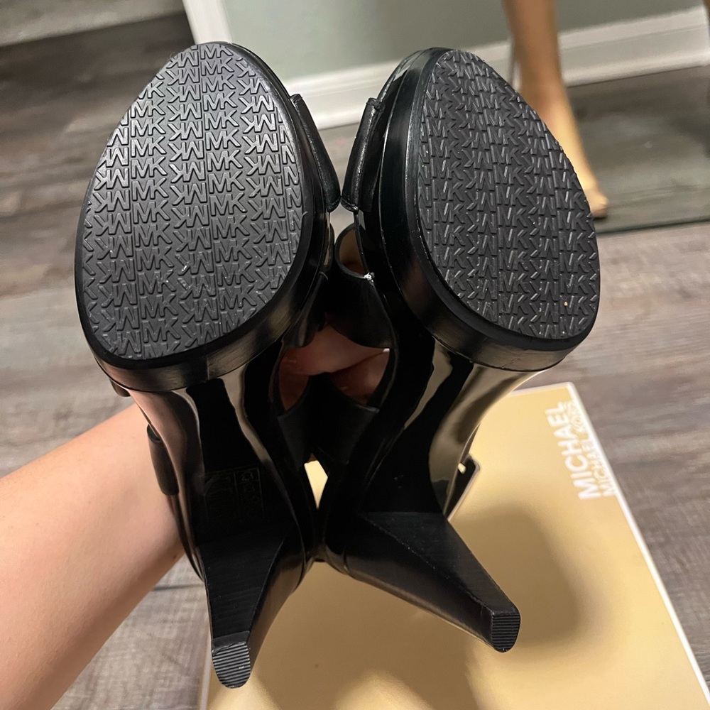 Michael Kor’s Carla Heel - Picture 2 of 4